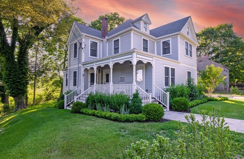 Greenport Apartment | One bedroom Pied a Terre - a lovely new and clean Greenport place