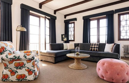 Wilshire Montana House | One Bedroom Residence at Palihouse Santa Monica, Full Kitchen!