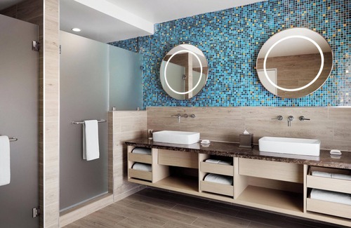 Pasadena Hotel | One Bedroom Ste One King Bed at Pasadena Hotel & Pool