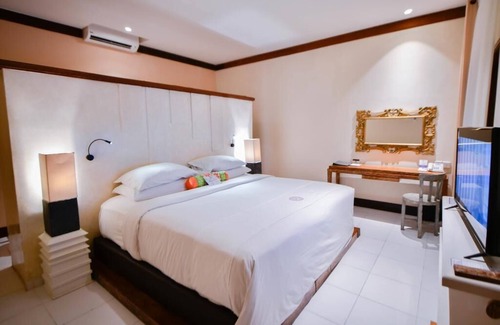 Petitenget Hotel | One bedroom suite with nice views