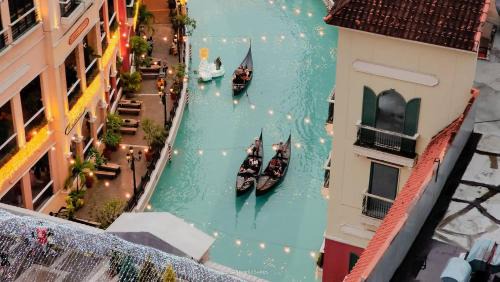 Pinagsama Apartment | One Bedroom Unit with Venice Canal View