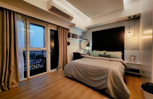 Pinagsama Apartment | One Bedroom Unit with Venice Canal View