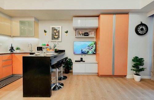 Pinagsama Apartment | One Bedroom Unit with Venice Canal View