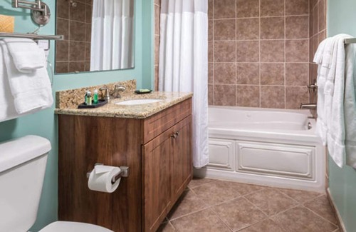 Cherry Grove Beach Resort | One Bedroom, Ocean Front, Luxury Condo, Myrtle Beach, SC (1893591)