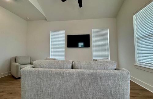 Galveston House | One Bedroom Villa Walk to Beach