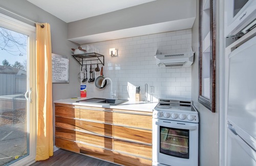 Kokomo Condo | One bedroom West side Updated condo