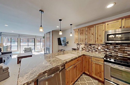 Mammoth Lakes Condo | One Bedrooms At Snowbird Condos Slopeside - Free Wifi & Assigned Parking!