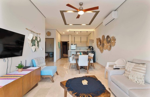 Playa Paraiso Condo | One block from beach in Hotel Zone-Free Beach Club