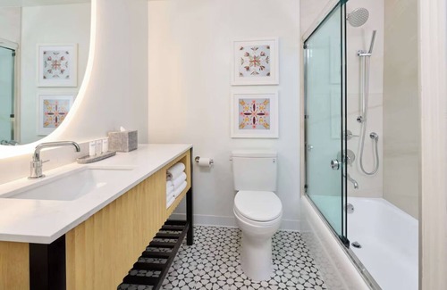 Waikiki Hotel | One Block From Kalakaua Avenue! Pet-friendly Property, with Outdoor Pool!