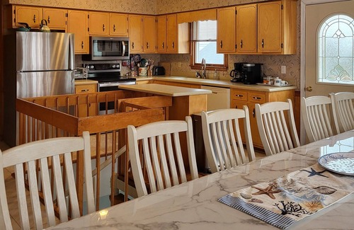 South Bethany Harbor House | One Block to Beach, Sleeps 23 people, no steps to enter, Waterfront Decks