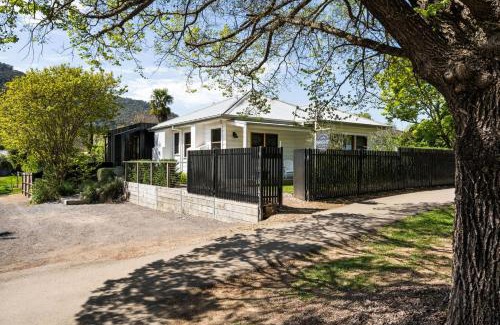 Bright House | One Bright Stay