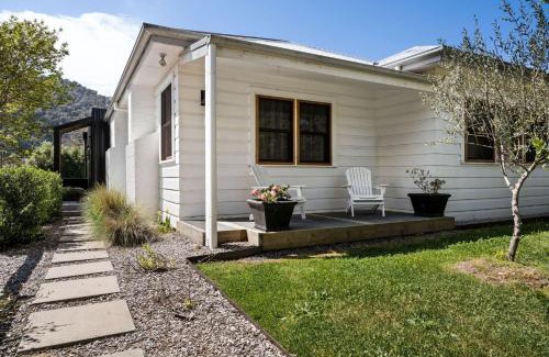 Bright House | One Bright Stay