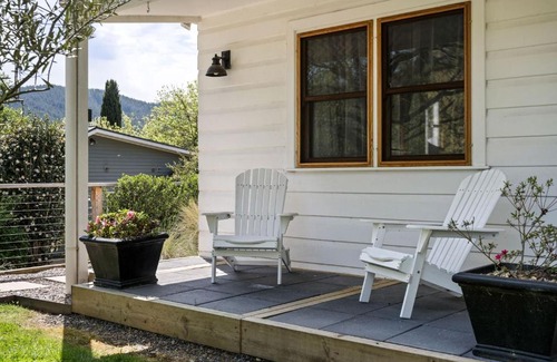 Bright House | One Bright Stay