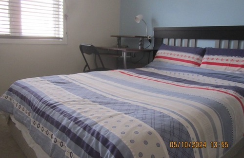 Watertown House | One Large Bed at Burlington/Waterdow