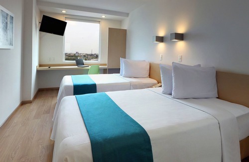 Leon Hotel | One Leon Poliforum
