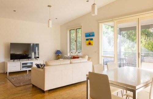 Inverloch House | One Level at Broadbeach Inverloch