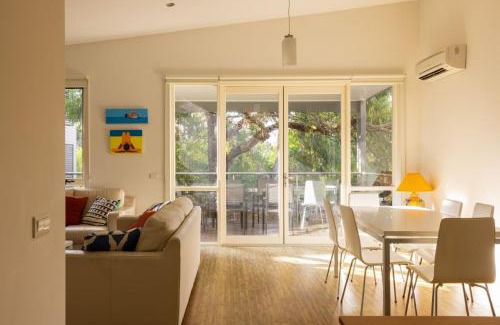 Inverloch House | One Level at Broadbeach Inverloch