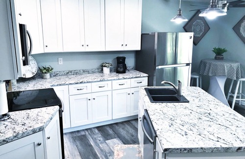 Fairfield Glade Condo | One level condo/King bed, WiFi- sleeps 4