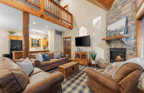 Indian Point Cabin | ONE MILE to Silver Dollar City! Rustic Cabin!