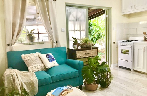 Enterprise Apartment | One minute's walk to Freights Bay
