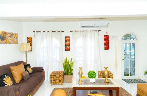 Ocho Rios Apartment | One more night