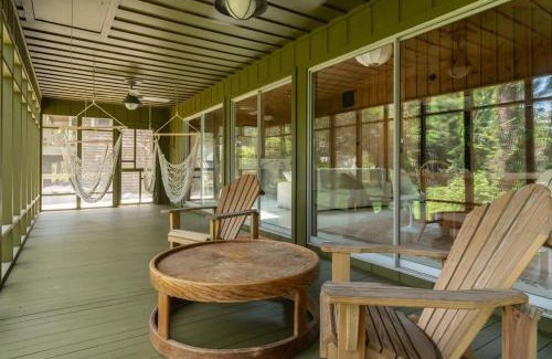 Ocean Hill House | One-of-a-Kind Beach Cabin with Hot Tub