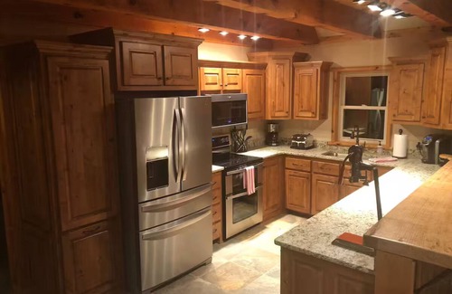 Butler Cabin | ONE OF A KIND LUXURY LAKESIDE TREE HOUSEPontoon, Ski, Hike, Rejuvenate