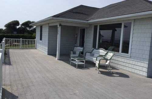 Montauk House | One of a Kind Oceanview Cottage