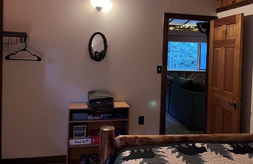 Saratoga Springs House | One of a kind house in Saratoga with dock and lake access - close to track!