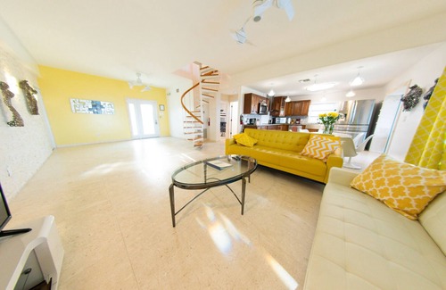 Summerland Key House | One of the very few beach houses with a daily, rental license in the Keys.