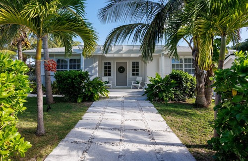 Governor's Harbour Villa | One Palm Hill 3 Bedroom Villa