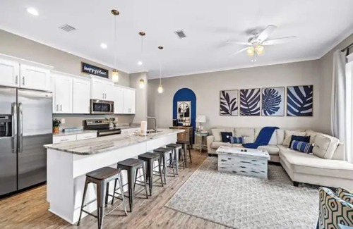 Gulf Shores Cottage | One Q-ute Cottage : Beach and Bay Retreat w/Pool