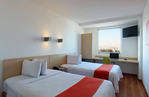 Downtown Queretaro Hotel | One Querétaro Plaza Galerías