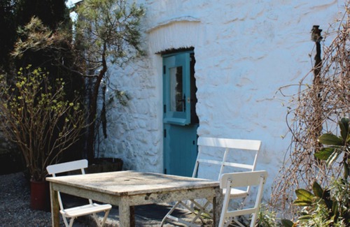 Fishguard Cottage | One Room Cottage 1 mile from the sea set In Dyffryn Fernant Garden