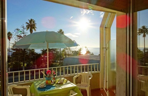 Santo Stefano al Mare Apartment | One-room flat with balcony and sea view 50 metres from the sea