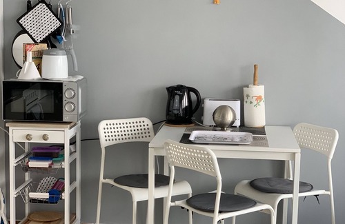 Schoeneberg Apartment | One Room Trendy Apartment
