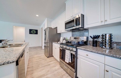 Victorville House | One-story home for families & pets w large fenced backyard