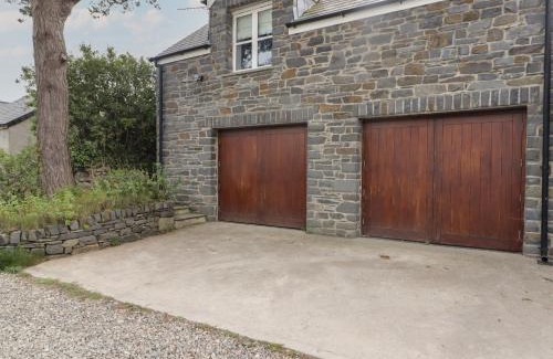 Dinas Cross House | One Tree House