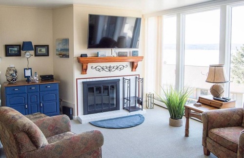 Dewittville Condo | Oneida14- Chautauqua Lake Estates Lakefront Condo