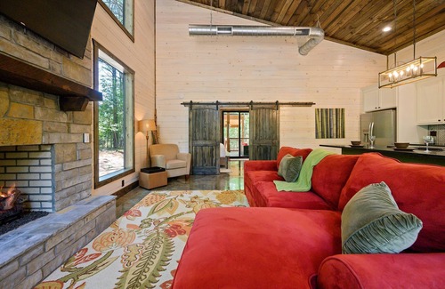 Hochatown Cabin | OneLove BRAND NEW 1 Bedroom HIGH LUXE near Broken Bow Lake