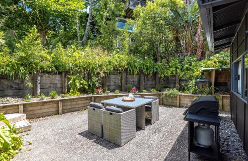 Oneroa House | Oneroa Sanctuary - Be My Guest Waiheke