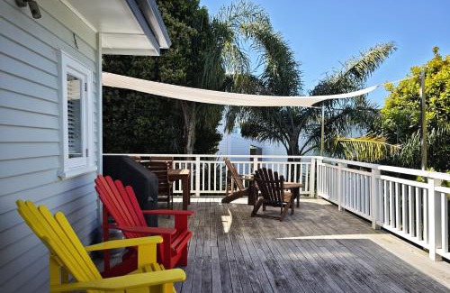 Oneroa House | Oneroa Village, in Waiheke Centre - Be My Guest