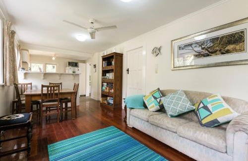 Onetangi House | Onetangi Beach Cottage - Onetangi Bach