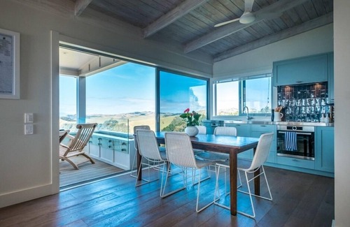 Waiheke Island House | ONETANGI BELLE | Coast & Country | WINTER DEAL - Stay for 3, Pay for 2