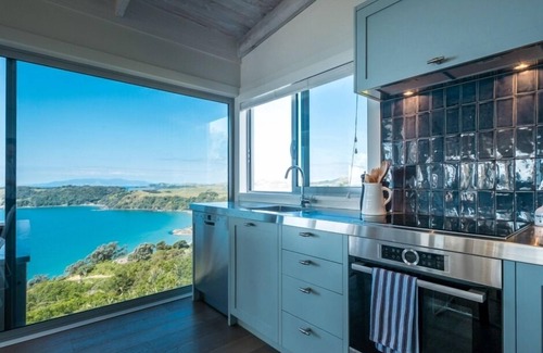 Waiheke Island House | ONETANGI BELLE | Coast & Country | WINTER DEAL - Stay for 3, Pay for 2