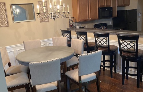 Lithonia House | Only 2 miles from shopping, banking, food, entertainment,15 to downtown Atlanta