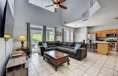 West Kissimmee Villa | Only 3 Miles to Disney! South Facing Private Pool 6 BDRM Villa w/Movie Theatre