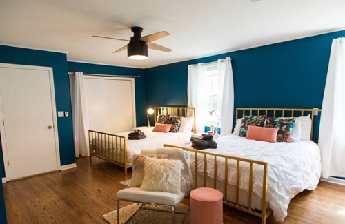 Woodbine House | Only 4 Miles to Downtown - Group Friendly Home