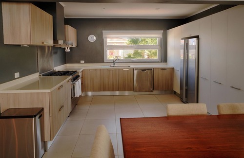 Esmeralda Villa | Only 5 minutes from the beach in a great neighbourhood