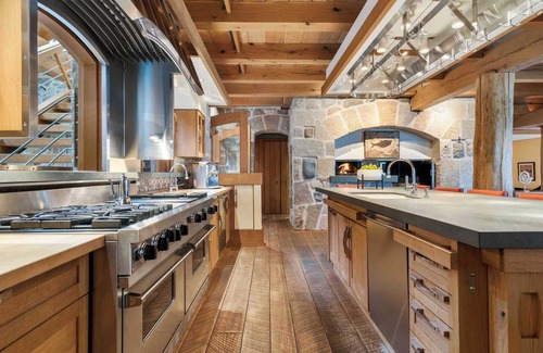 Elk Rapids House | Only 9 minutes from the horse show